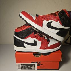 Size 1.5y - Kids Snakeskin Jordan 1's - $100