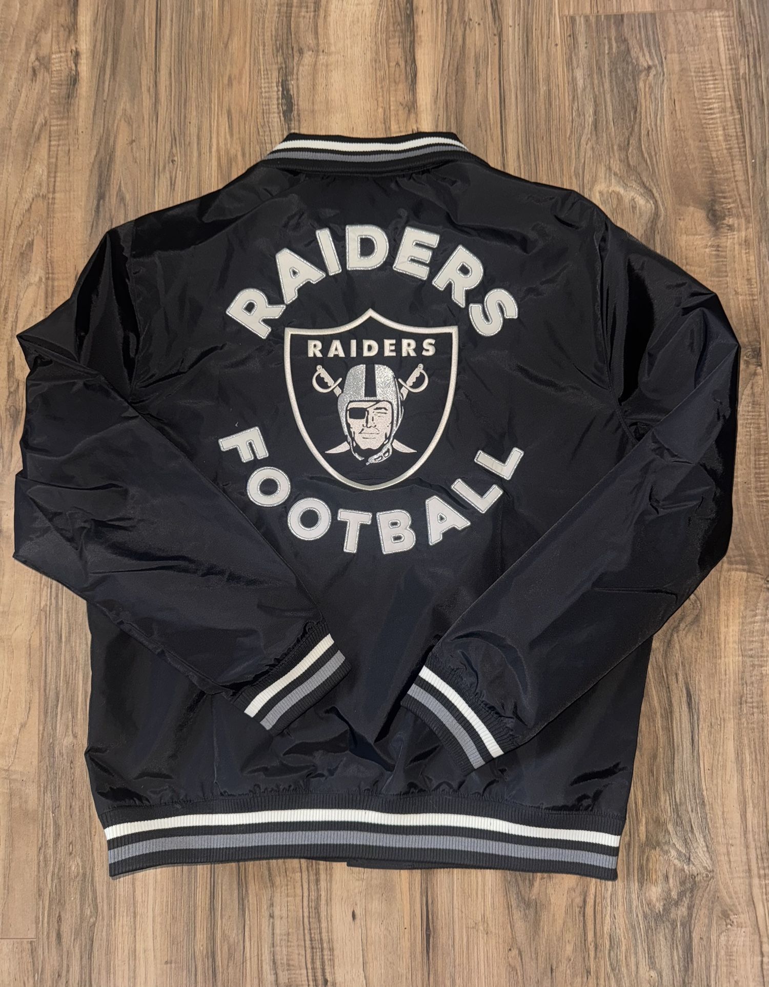 New Men’s Size Large & XL Las Vegas Raiders Nylon Jacket