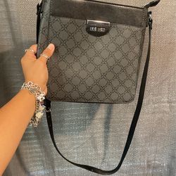 Nine Wear Purse