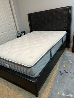 Full size bed