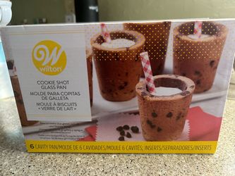 •Wilton Cookie Shot Molds•🍪🎊🙌🥳🎉Cookie Pan•Shot Glass• Edible Shot Hlass•New in box •