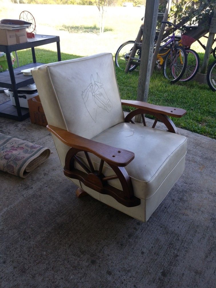 Wagon Wheel Rocking Chair 