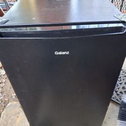 3cu In Mini Fridge Black