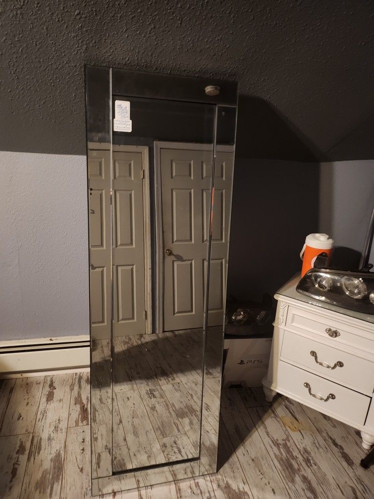 Mirror 