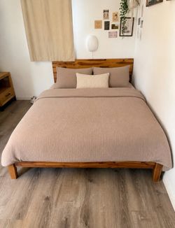 Platform bed frame
