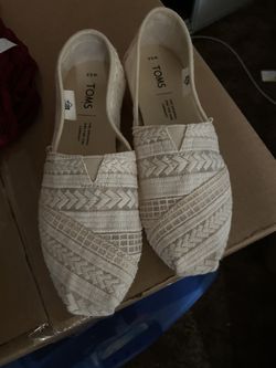 Toms
