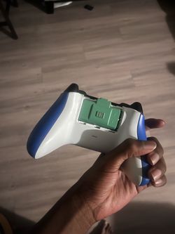 Blue Xbox controller