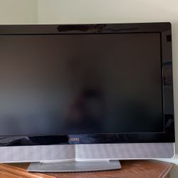 37” Vizio VX37L HDTV With Remote