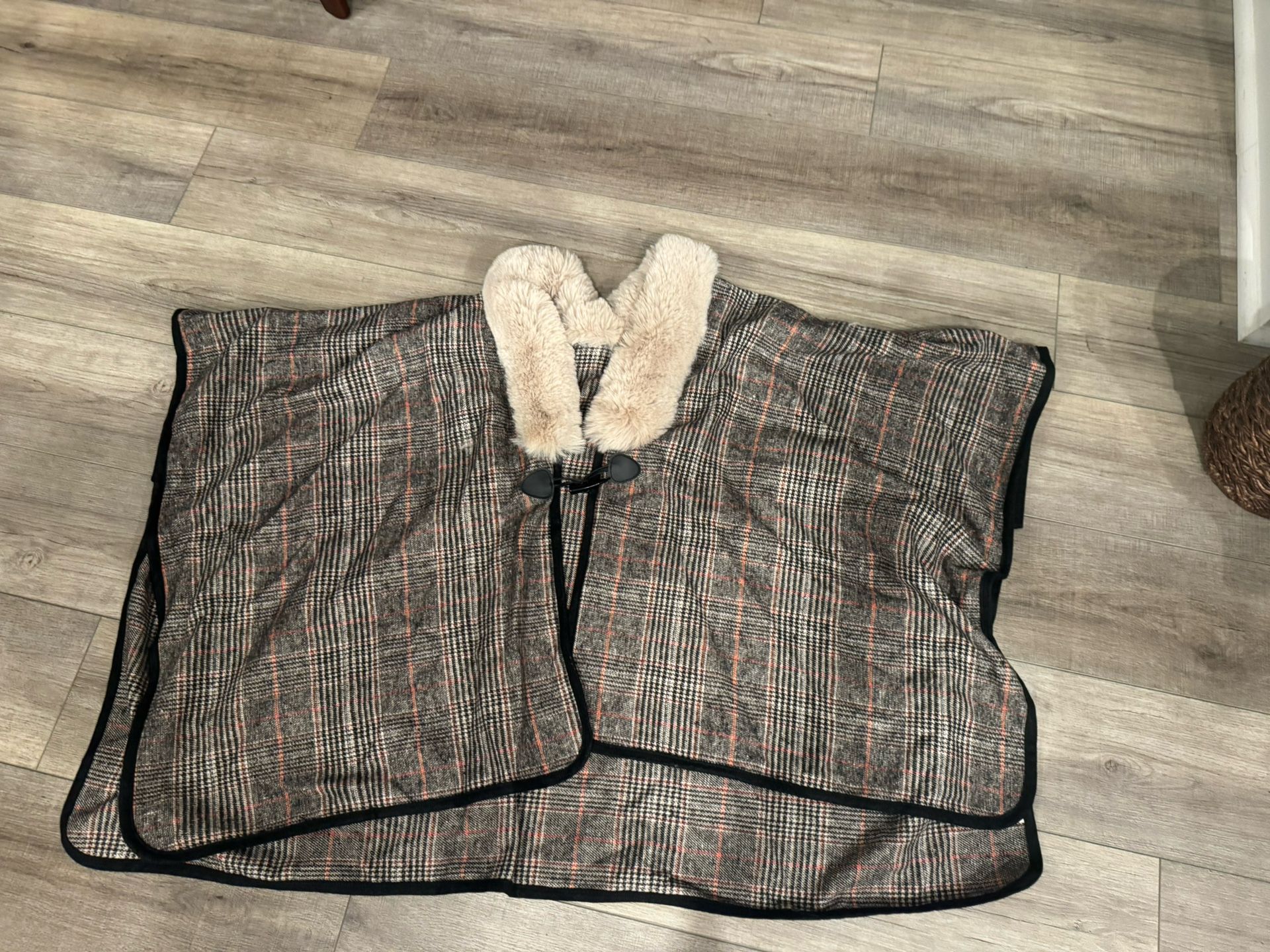 Plaid Poncho Fur Collar One Size