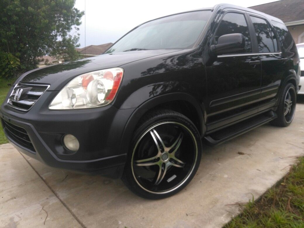 2006 Honda CRV with 20 inch rims