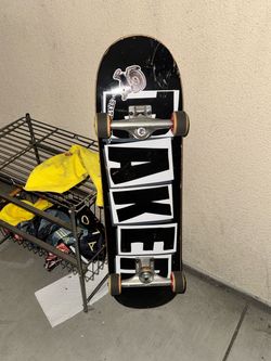 Baker skateboard complete