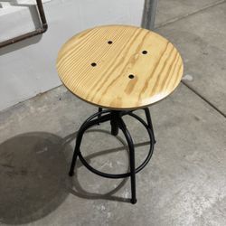 Adjustable bar stools with wooden top