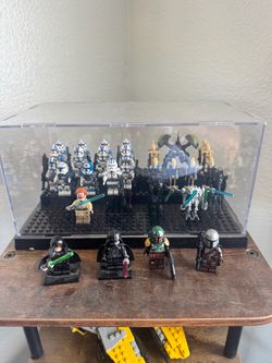 LEGO Star Wars Minifigure Collection with Display Case