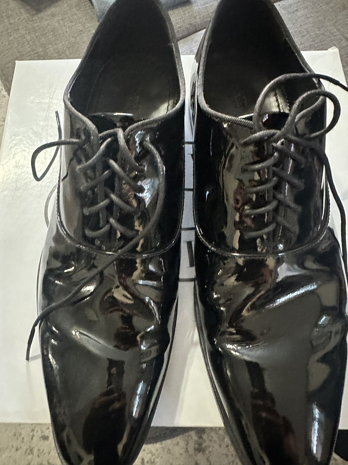 BOSS MENS PATENT BLACK SHOES, size 7.5