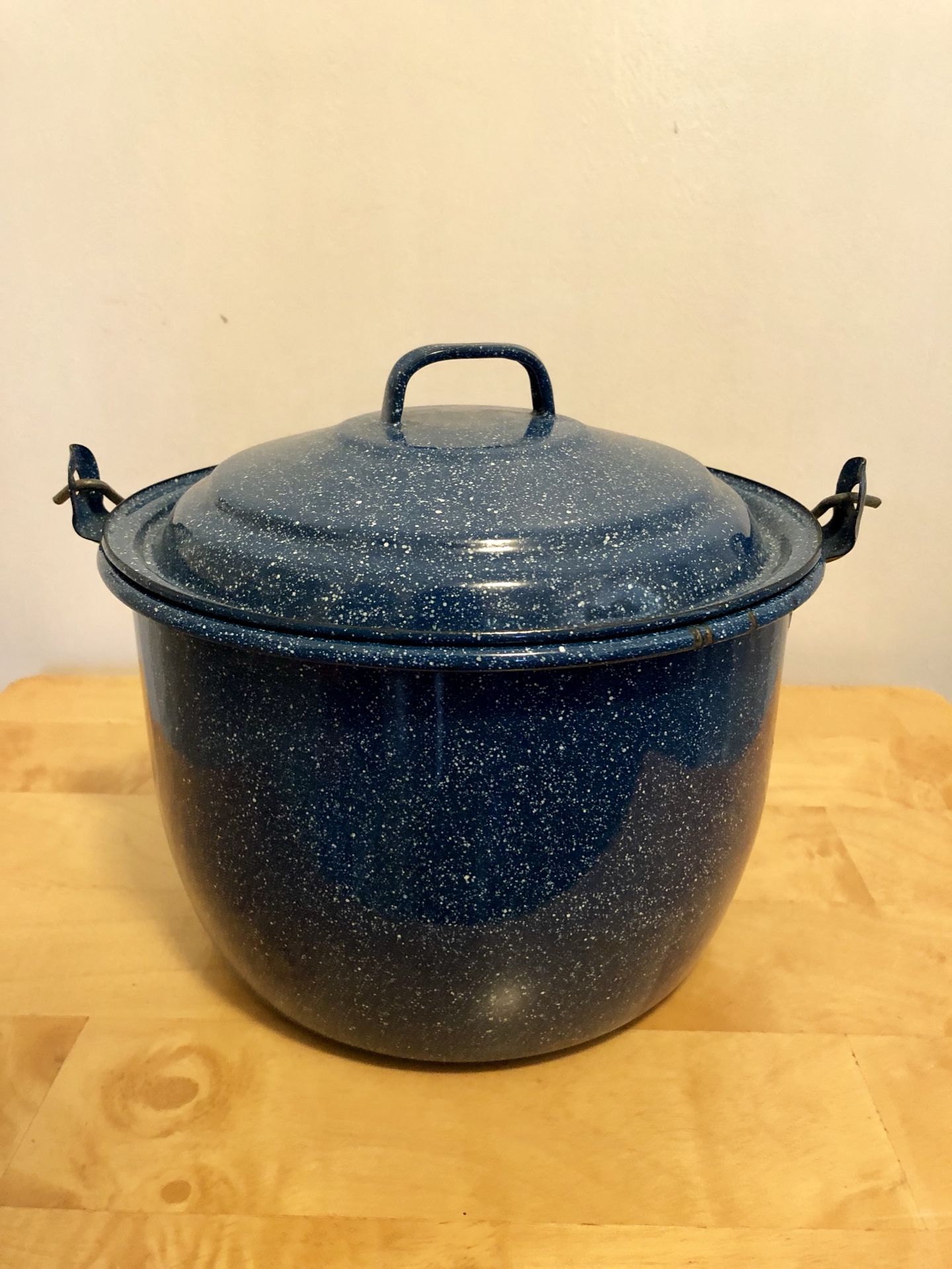 VINTAGE 13 Piece Enamel Pots And Pans Set for Sale in Santa Monica, CA -  OfferUp