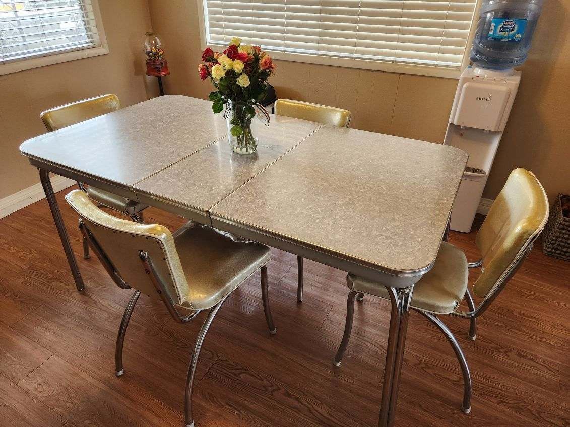 Vintage 1950's Style  Kitchen Table with 4 Chairs 