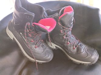 Men's Columbia Bugaboot lll Size 8.5 (Like new)