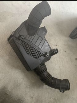 OEM 2005 Acura TSX Air Intake Assembly