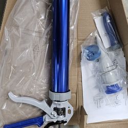 Newborn caulking gun