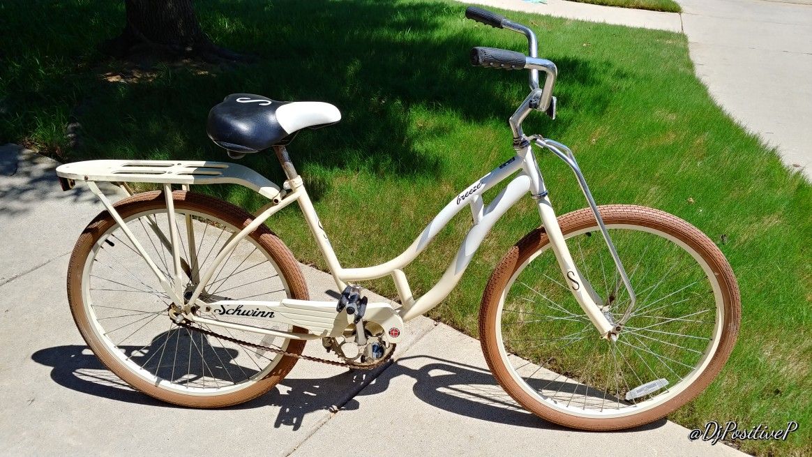 Schwinn Breeze Bike 26"