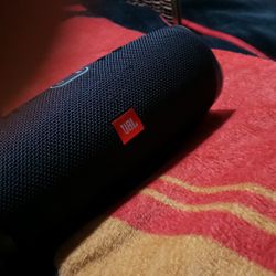 JBL charge 4 