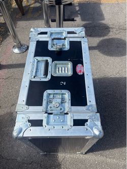 Musical instruments box good condition