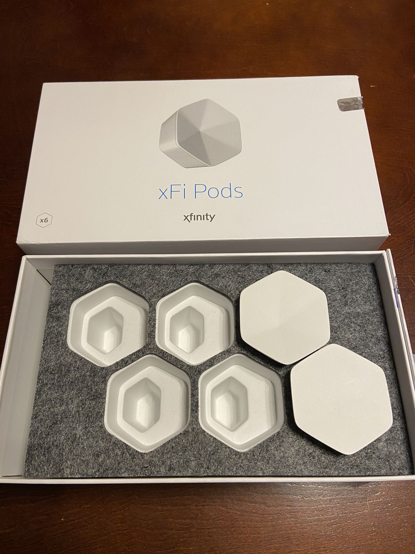 2 Xfinity xFi pods wireless gateway WiFi range extender pod