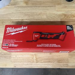 Milwaukee M18 multitool