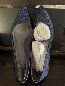  Adrianna Papell Women’s Pumps