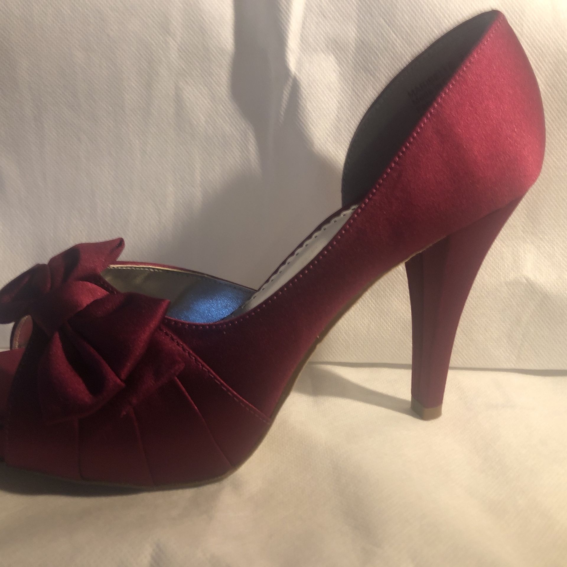 David’s Bridal High-Heel Pumps; Size: 8.5