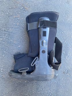 Ankle Brace with Crutches Size Medium