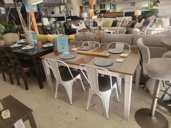 Dining table +4 chairs NEW FLOOR SAMPLE