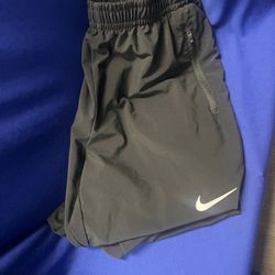  Nike Dry Fit Joggers 