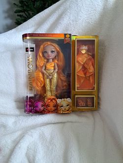 Rainbow High Doll/ MEENA FLEUR**MUST PICK UP **281 N & 1604**READ DESCRIPTION BELOW ❗️