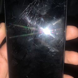 iPhone 11 (Cracked Screen)