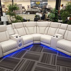 Power Reclining Sectional 