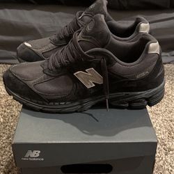 New Balance 2002r