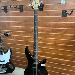 Yamaha RBX-250 4-string Electric Bass Guitar 