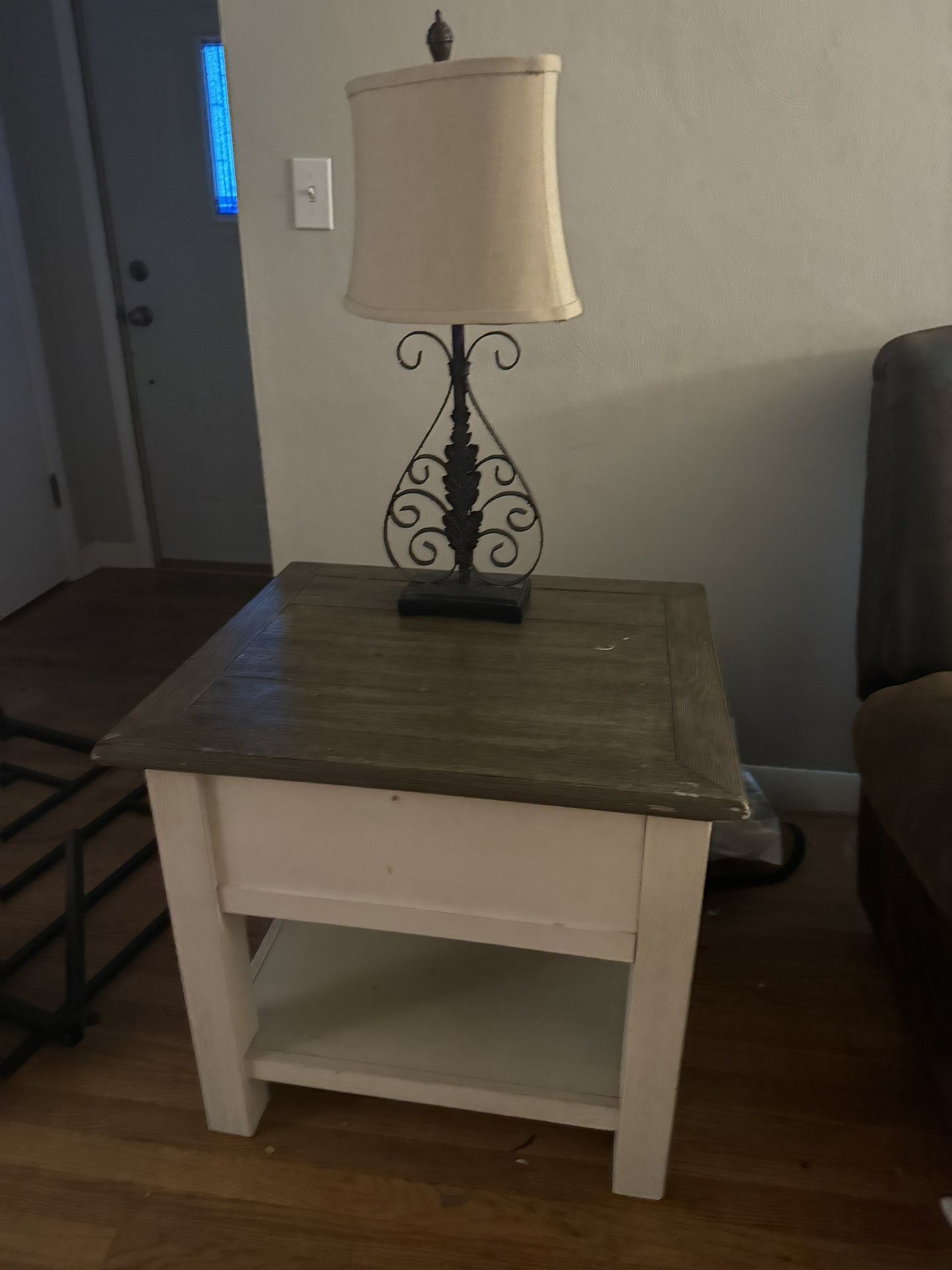 Moving Sale! 2 End Tables And 2 Lamps 