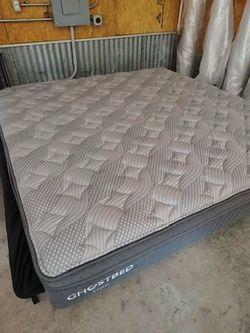 GhostBed Luxe Foam, King, Like New, Perfect Condition