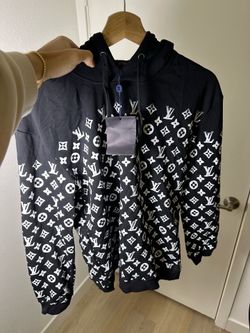 Brand new Sweatshirt LV ( Size M -L)