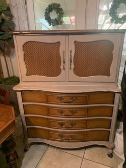 Vintage chest / dresser