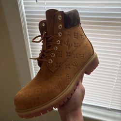 Lv Timbs Size 8/9/10/11