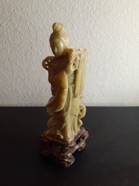 EXQUISITE Antique Chinese Handcarved 8" Soapstone Diety Kwan Yin Figurine.
