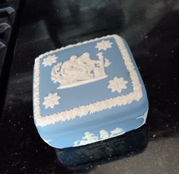 Wedgewood Blue/White Jasperware