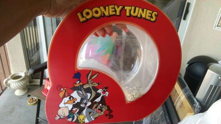 Fish tank with white rocks