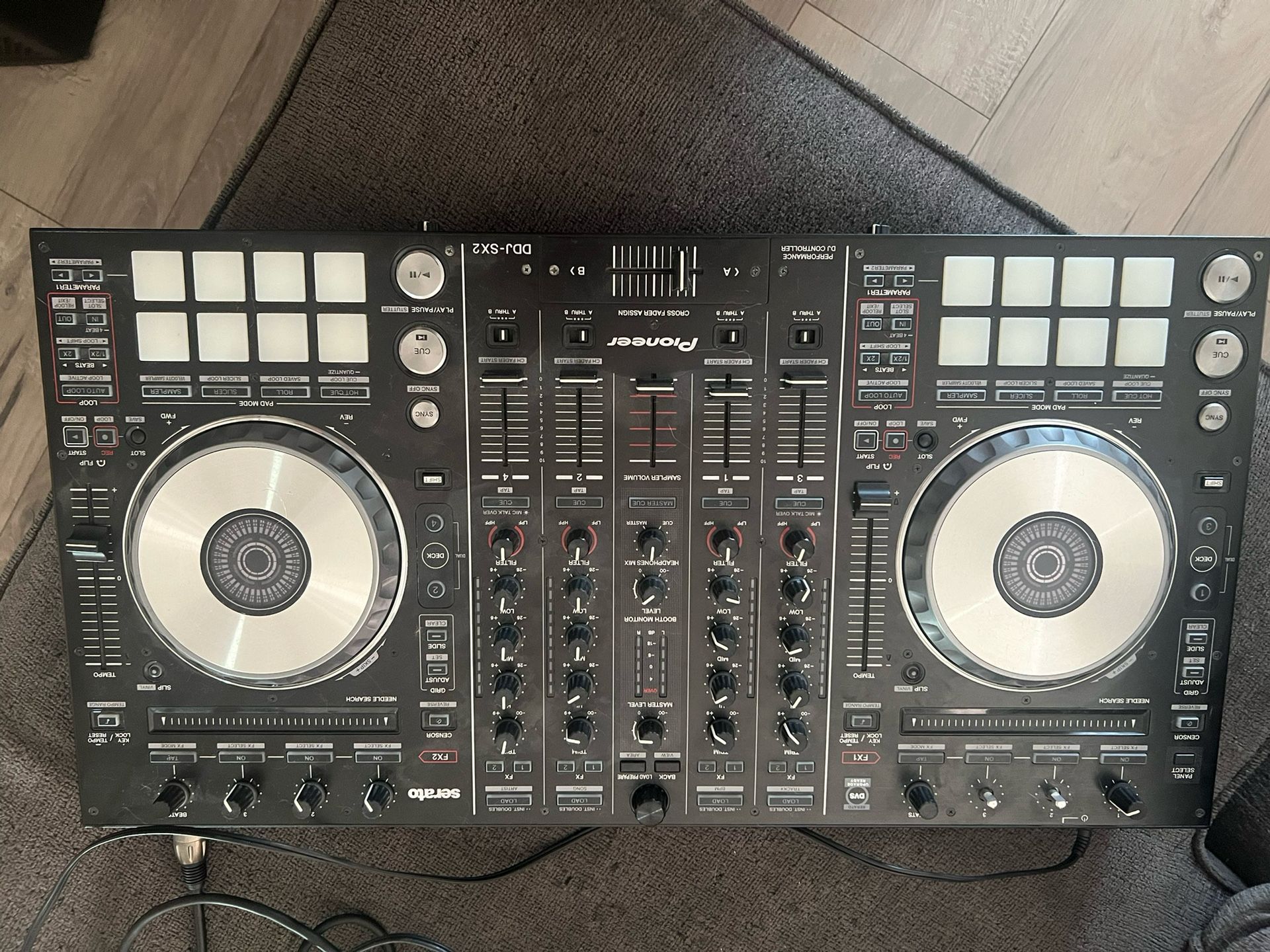 Pioneer Serato DJ Mixer