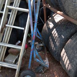 Rolling Go Cart Stand 50$ 