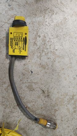 Industrial Product Detector Banner Mini Beam With Plug and Turck cable with Plug