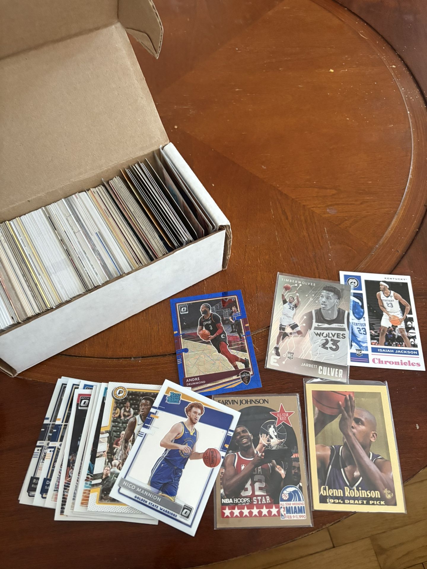 Lot of new and old basketball cards